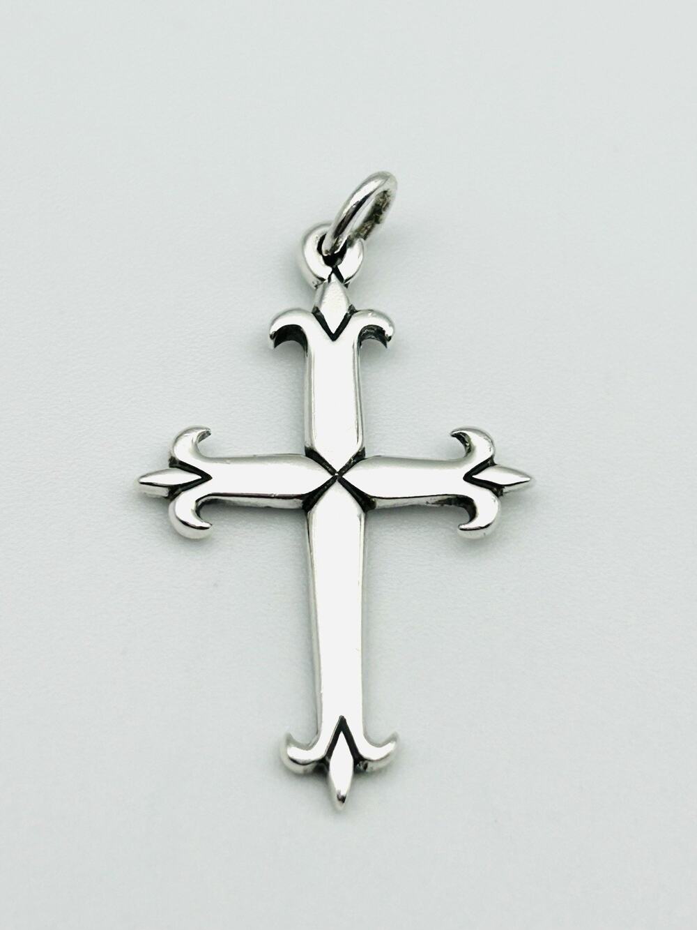 James Avery Retired 925 Sterling Silver Thin Fleuree Medium Cross 1 1/8”